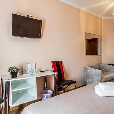 Star Rent Hotel Chisinau Luaran gambar