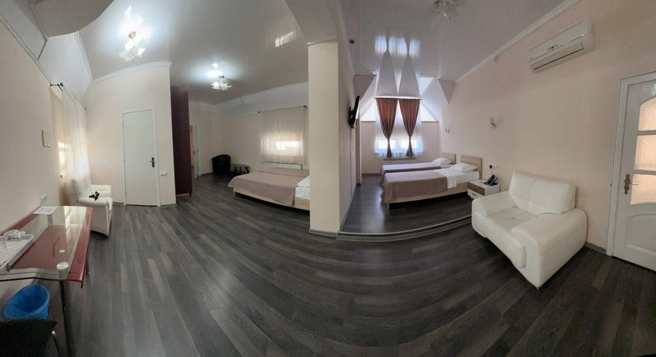 Star Rent Hotel Chisinau Luaran gambar