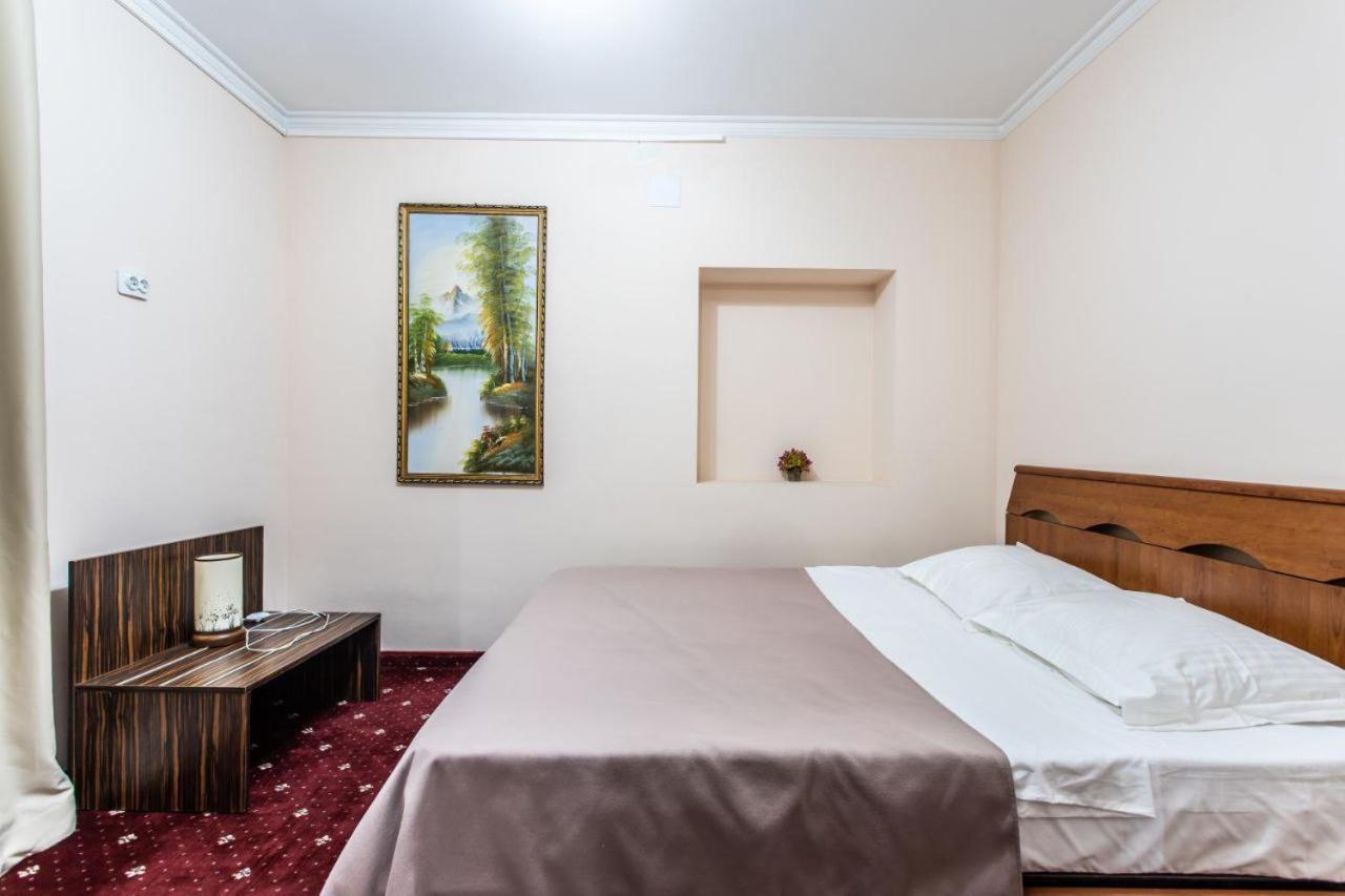 Star Rent Hotel Chisinau Luaran gambar