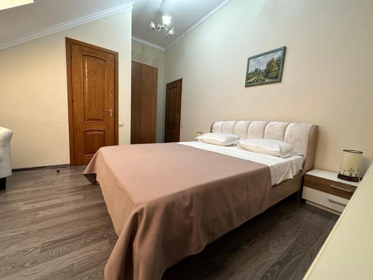 Star Rent Hotel Chisinau Luaran gambar