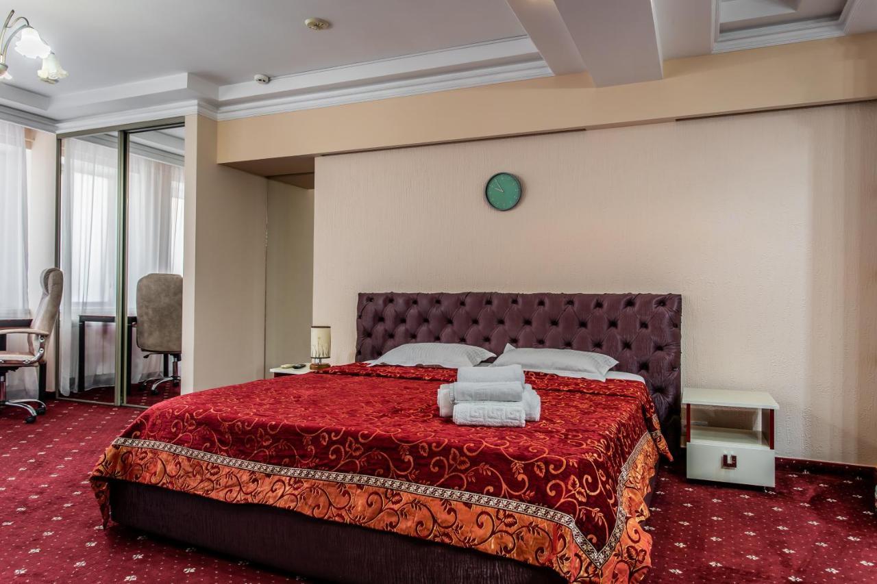 Star Rent Hotel Chisinau Luaran gambar