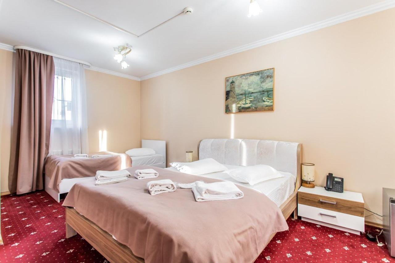 Star Rent Hotel Chisinau Luaran gambar
