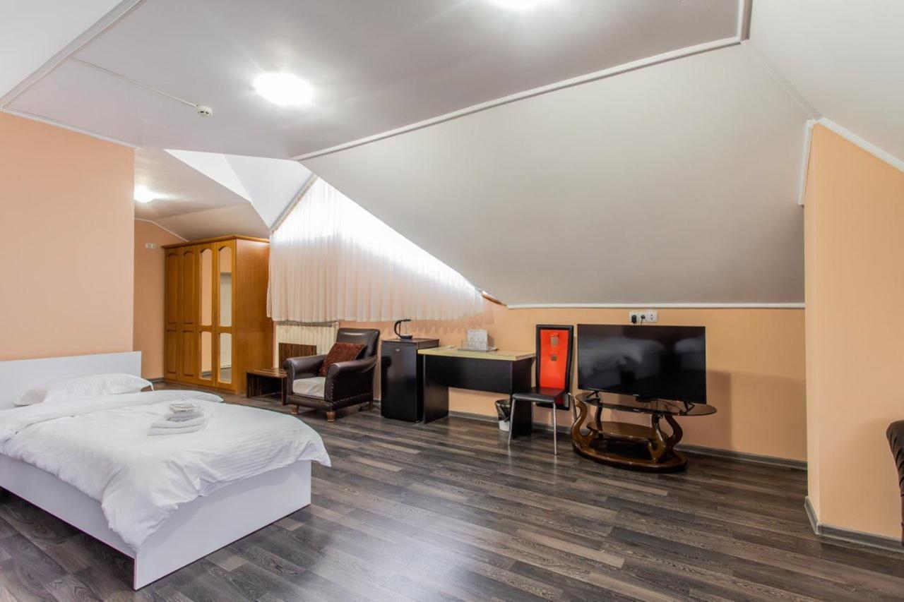 Star Rent Hotel Chisinau Luaran gambar