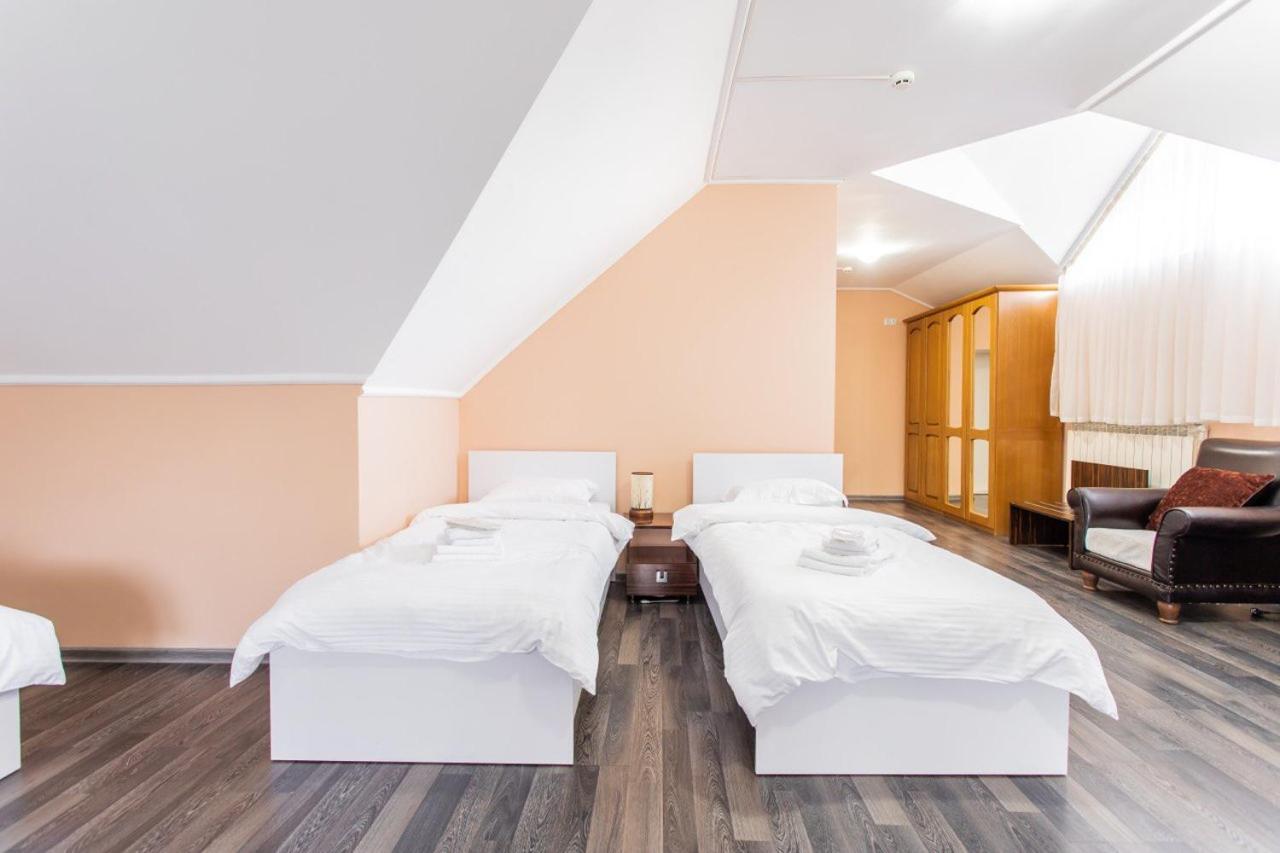 Star Rent Hotel Chisinau Luaran gambar