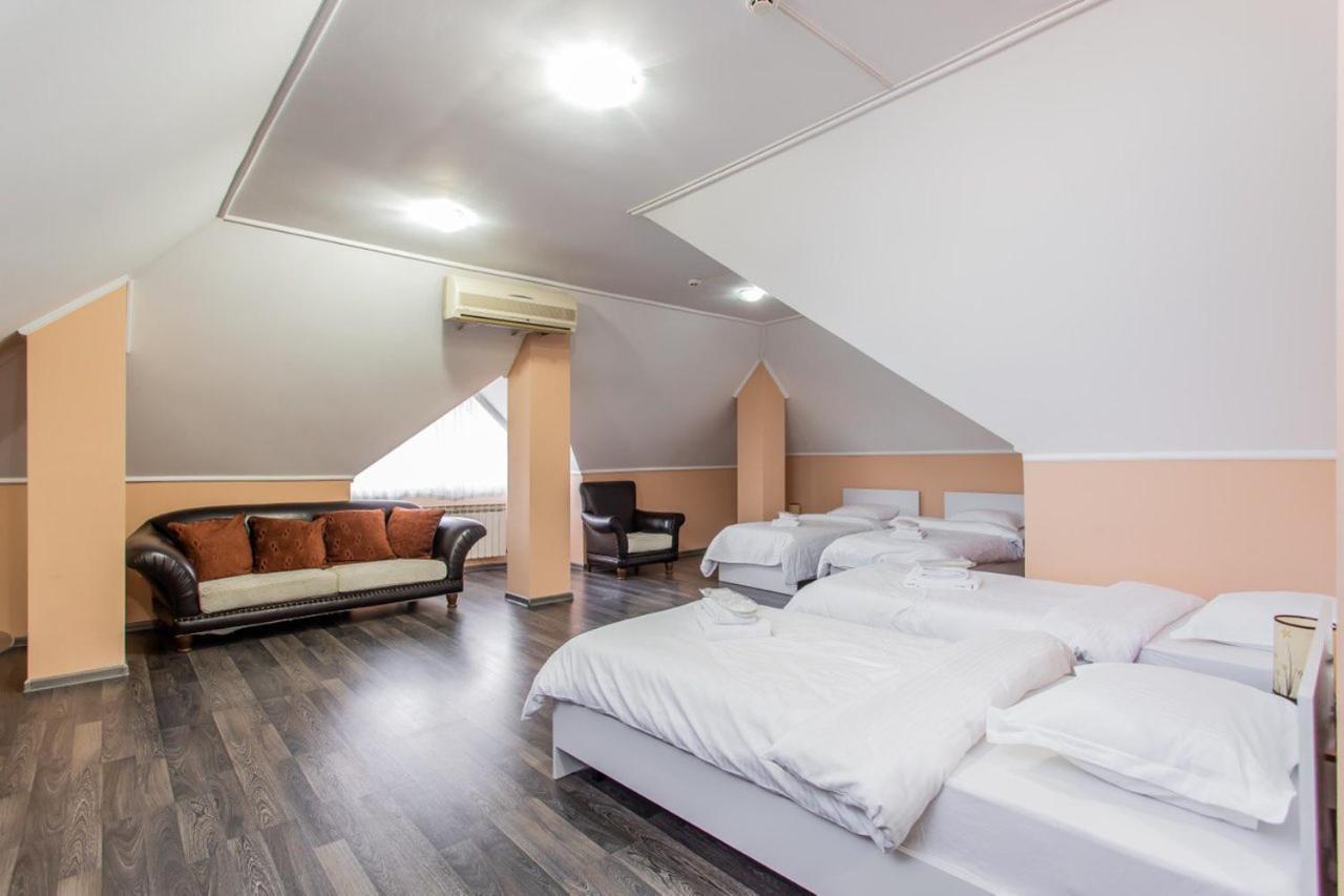 Star Rent Hotel Chisinau Luaran gambar