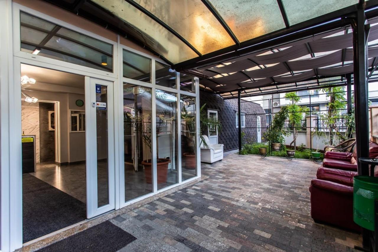 Star Rent Hotel Chisinau Luaran gambar