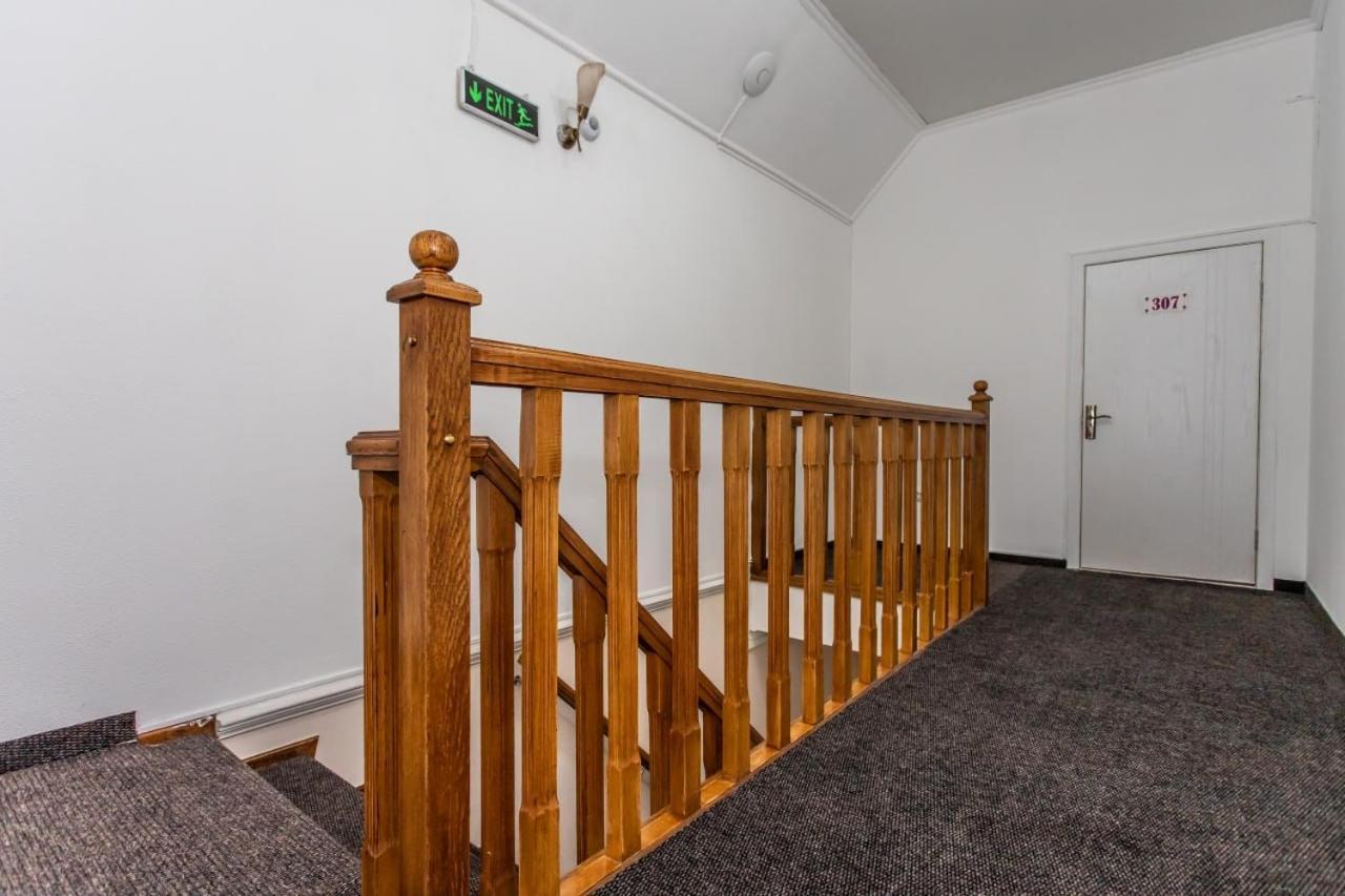 Star Rent Hotel Chisinau Luaran gambar