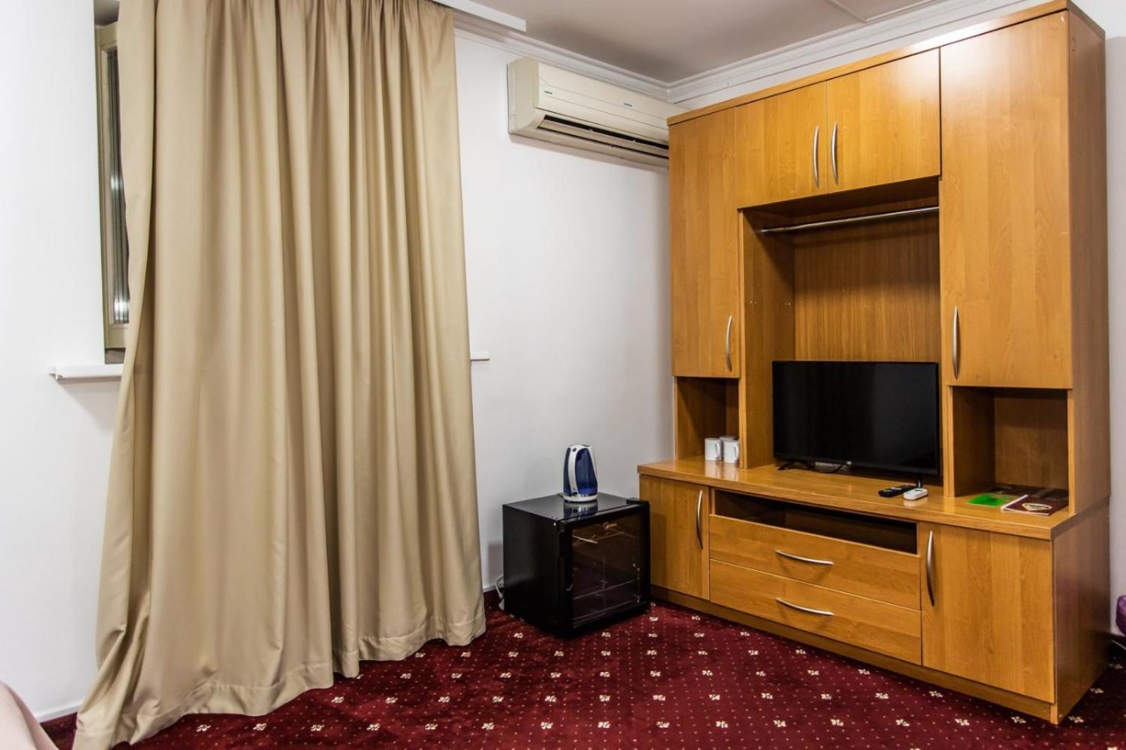 Star Rent Hotel Chisinau Luaran gambar