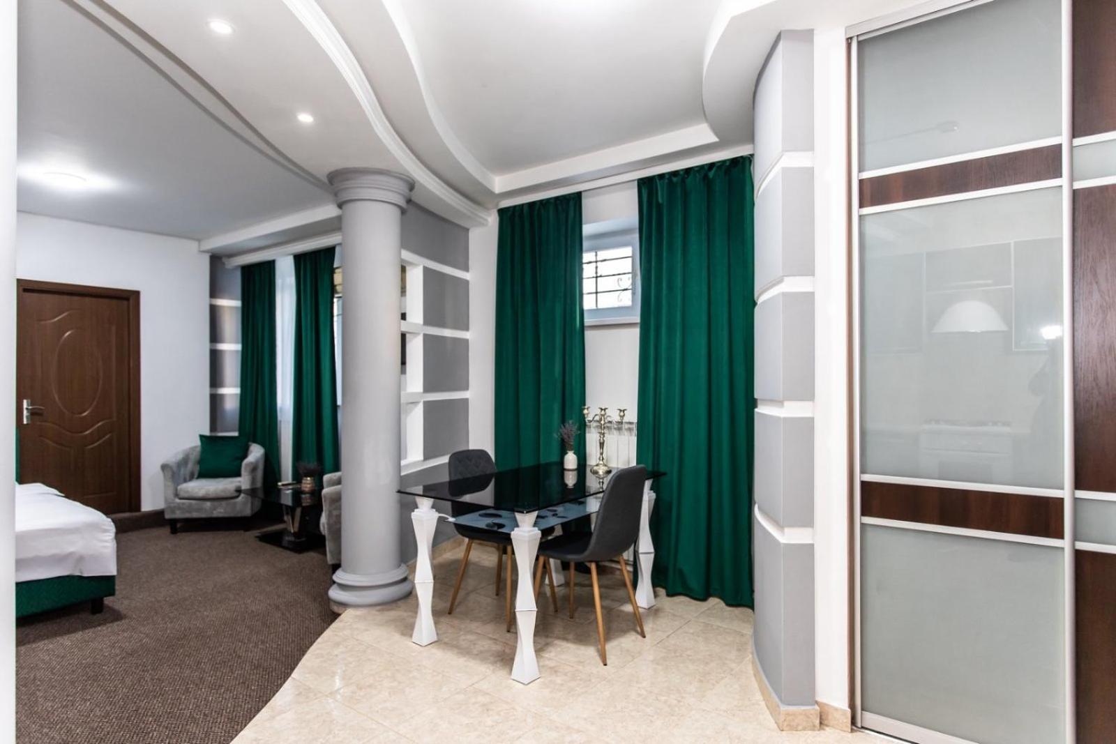 Star Rent Hotel Chisinau Luaran gambar